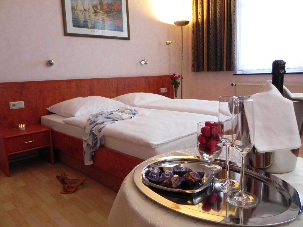 Bahnhof-Hotel Saarlouis Habitación foto