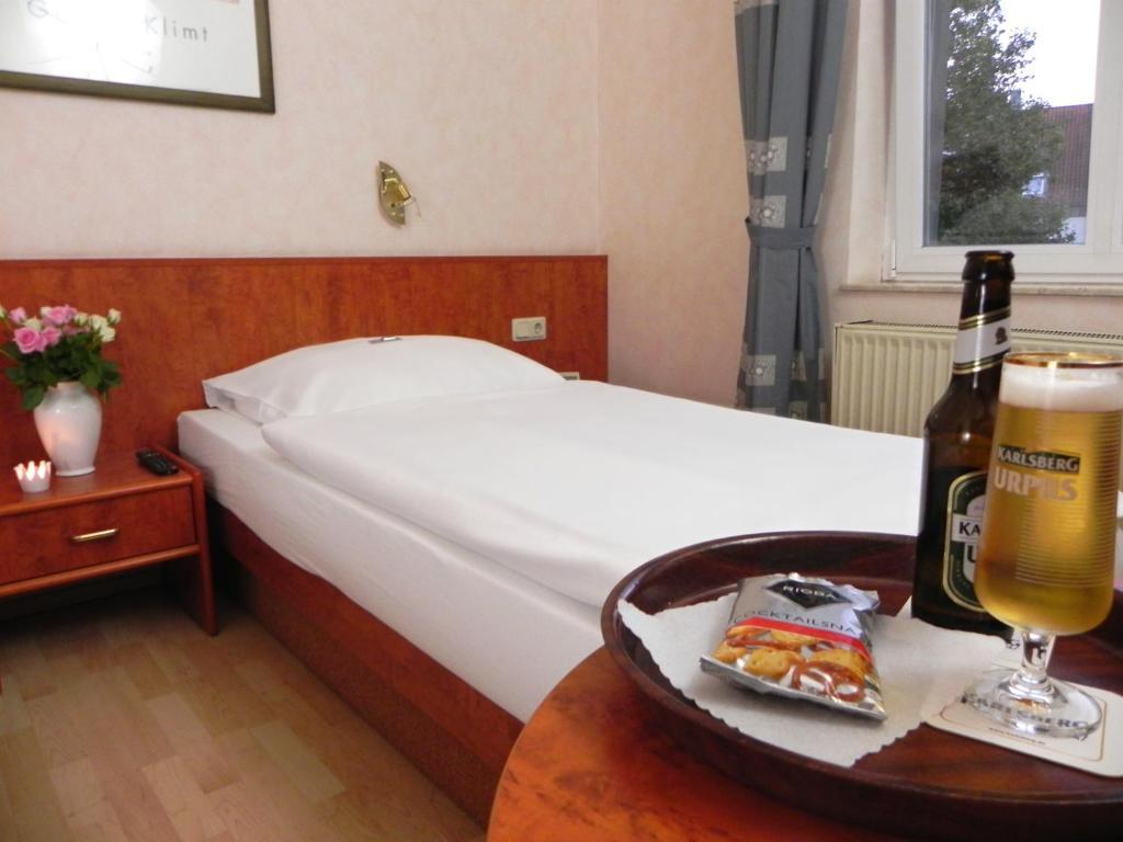 Bahnhof-Hotel Saarlouis Habitación foto